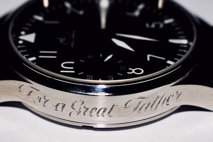 Hand engraved watch case edge