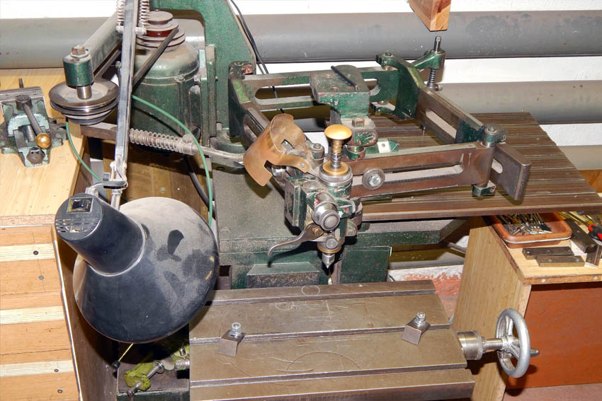 Pantograph machine